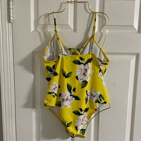 Swim suit yellow floral print - Picture 3 of 8